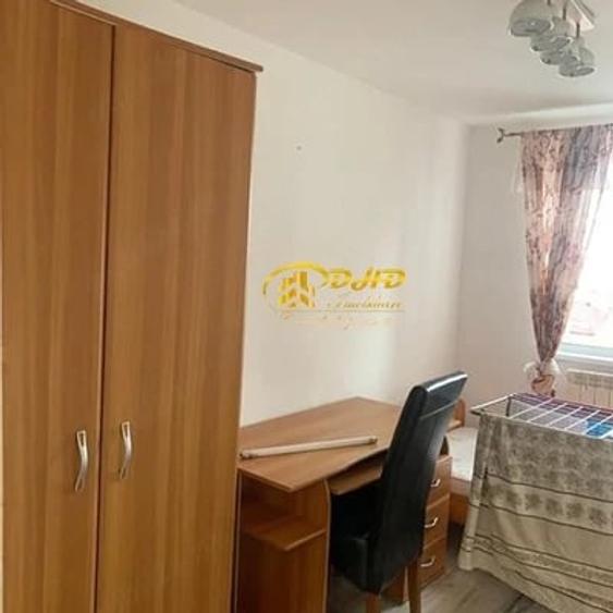 Apartament cu 3 camere nedecomandat în Tătărași