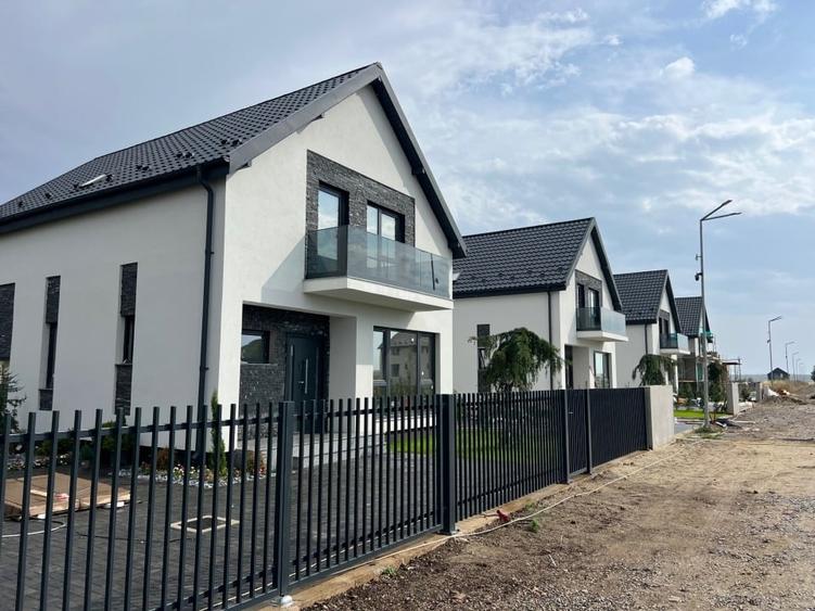 Casă individuală cu 4 camere cu Teren 350 Mp în Târgșoru Vechi