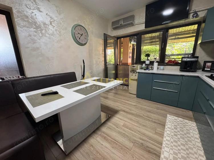 Casă cu 7 camere cu Teren 400 Mp în Central