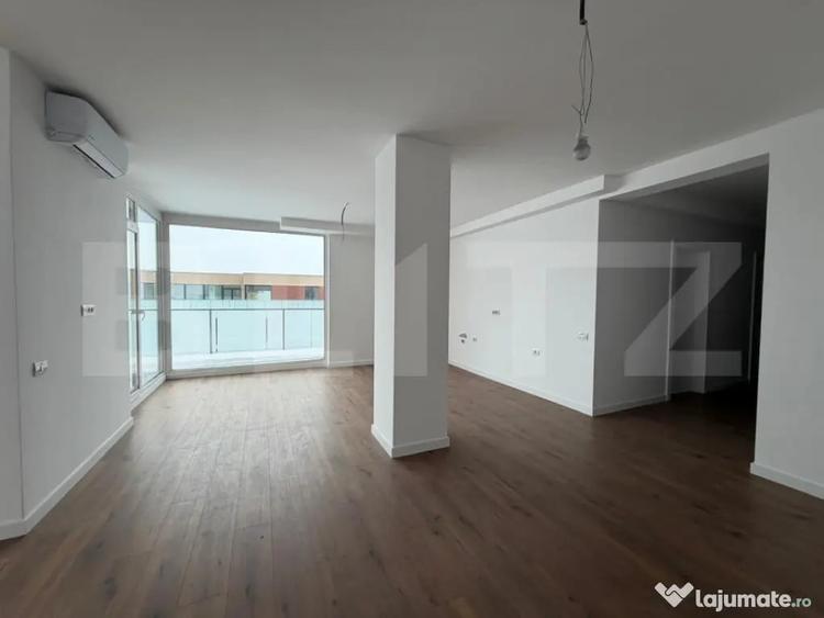 Apartament cu 4 camere semidecomandat în Torontalului