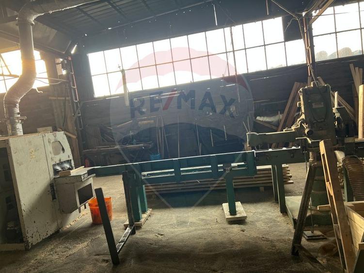 Spațiu industrial, de 7,756 mp, în Cerăt