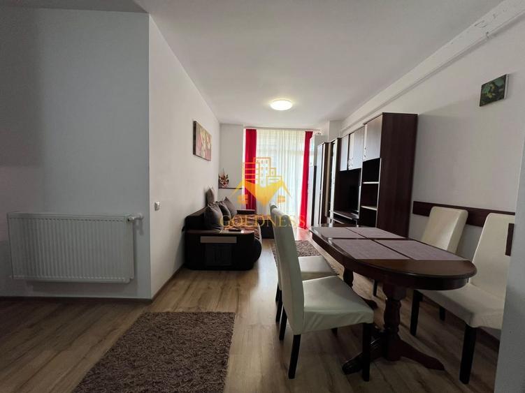 Apartament cu 3 camere semidecomandat, mobilat în Iris