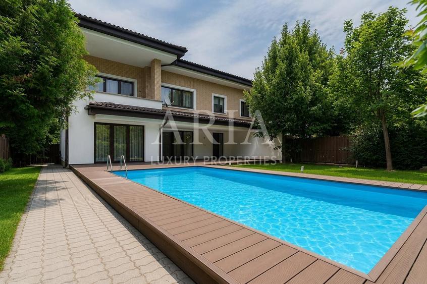 Casă individuală cu 10 camere cu Piscina în Pipera