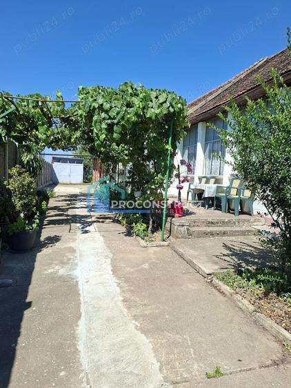 Casă individuală cu 3 camere cu Canalizare în Giarmata