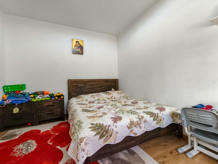Casă individuală cu 5 camere cu Teren 500 Mp în Săbăreni
