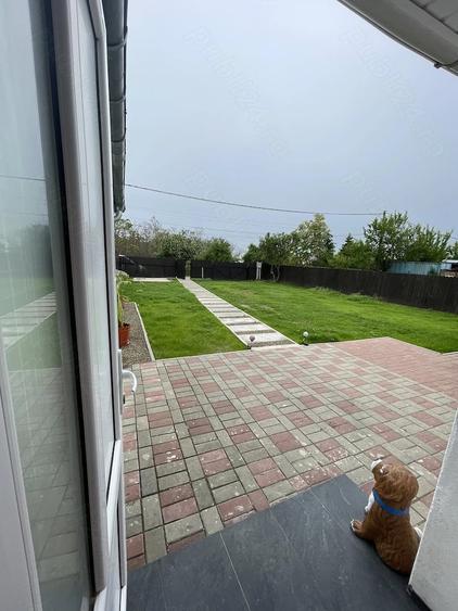 Casă cu 2 camere cu Teren 370 Mp în Păun