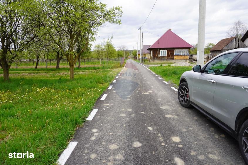 Teren de 2216 mp, în Sarasău