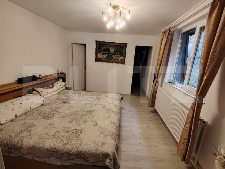 Casă individuală cu 5 camere cu Canalizare în 1 Mai