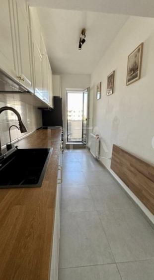 Apartament cu 3 camere decomandat, mobilat în Păcii