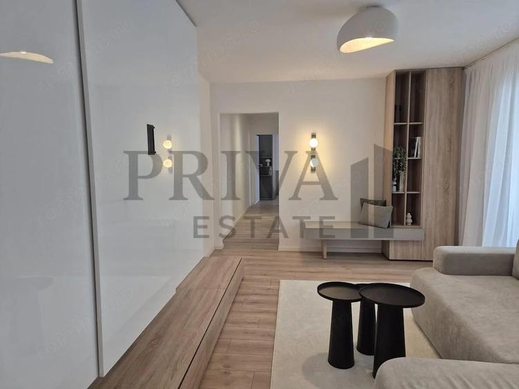 Apartament cu 3 camere semidecomandat în Circumvalațiunii