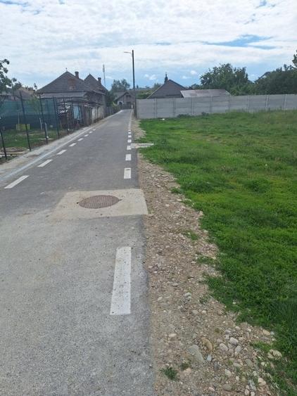 Teren Construcții intravilan de 500 mp, în Teiș
