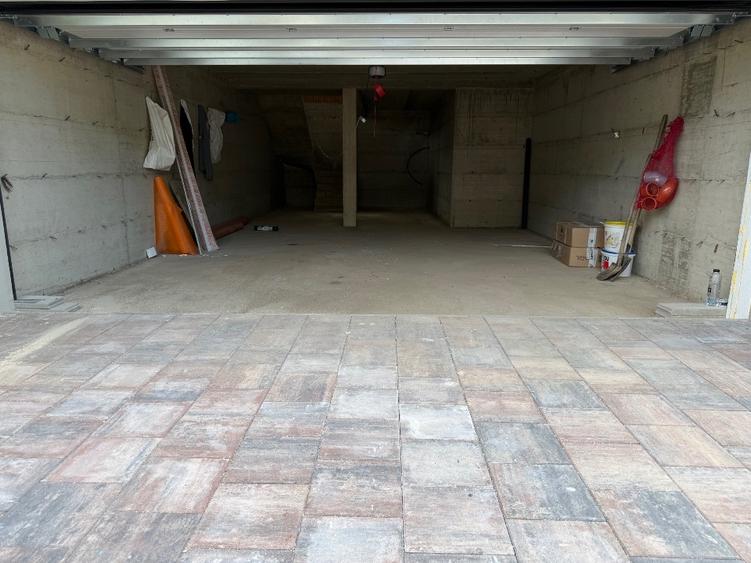 Casă individuală cu 5 camere cu Teren 500 Mp în Florești