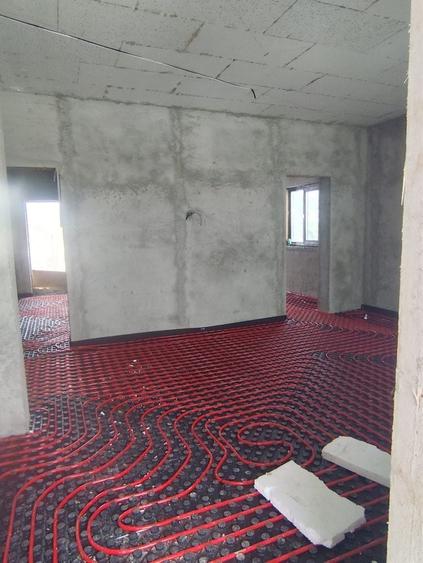 Casă cu 4 camere în Drăguțești