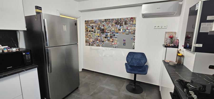 Apartament cu 3 camere decomandat, mobilat în Decebal