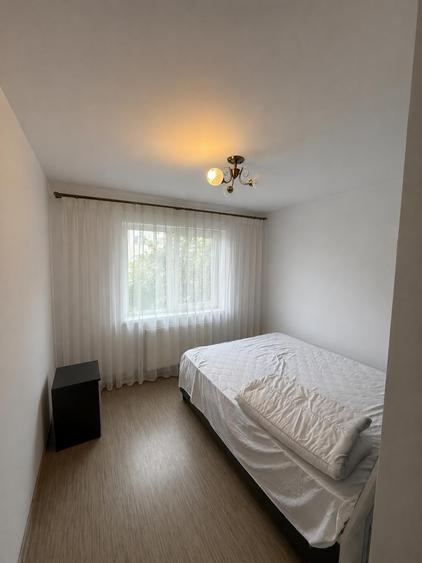 Apartament cu 3 camere decomandat în Canta