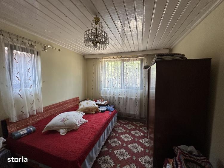 Casă cu 4 camere în Cornești