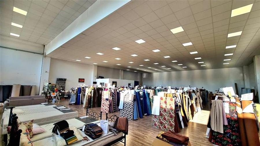 Spațiu comercial, de 470 mp, în Central