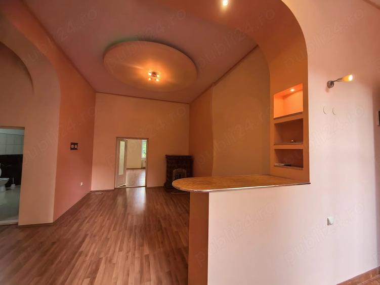 Apartament cu 3 camere nedecomandat în Central
