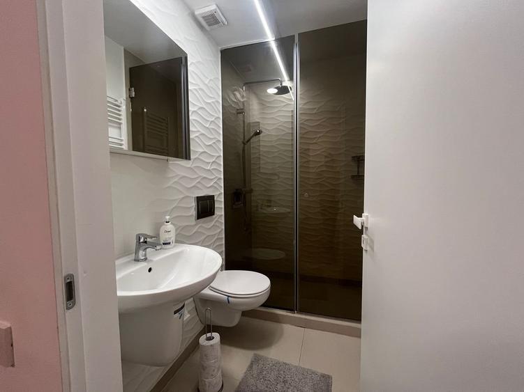Apartament cu 3 camere decomandat, mobilat în Pipera