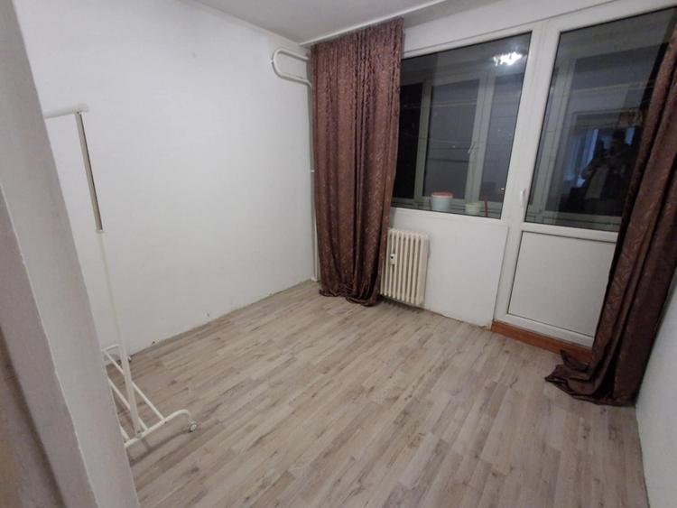Apartament cu 4 camere semidecomandat, mobilat în Drumul Taberei