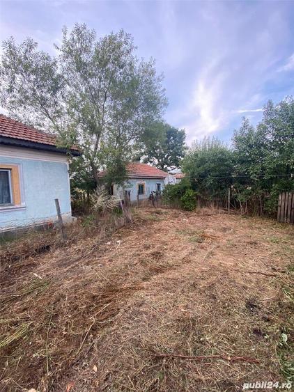 Casă cu 6 camere cu Teren 3400 Mp în Sprâncenata