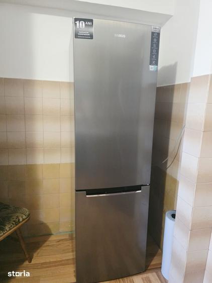 Apartament cu 3 camere decomandat în Tractorul