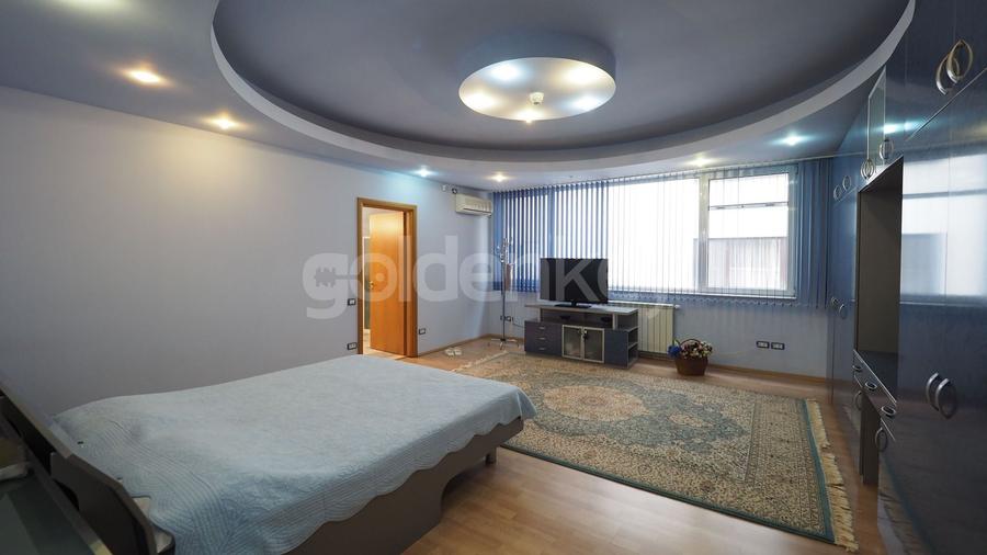 Casă individuală cu 8 camere cu Canalizare în Herăstrău