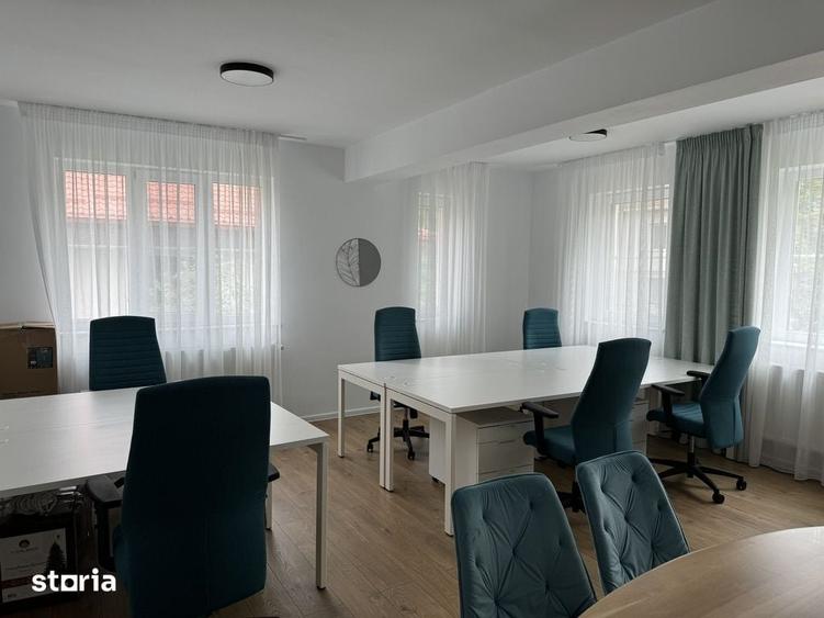 Casă cu 10 camere cu Teren 400 Mp în Floreasca