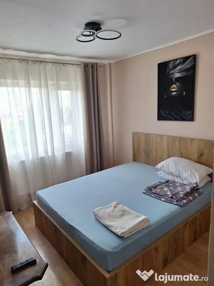 Apartament cu 2 camere decomandat, mobilat în Micro 17