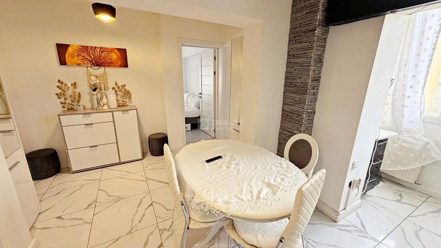 Apartament cu 3 camere decomandat, mobilat în Central