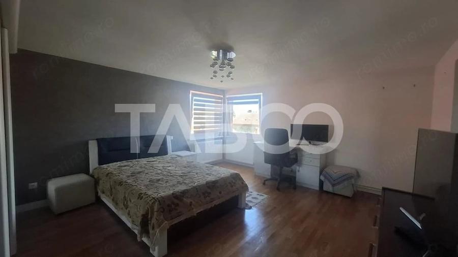 Apartament cu 4 camere decomandat în Central