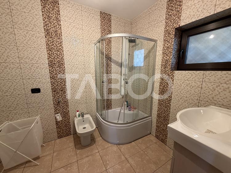 Casă individuală cu 5 camere cu Canalizare în Șercaia