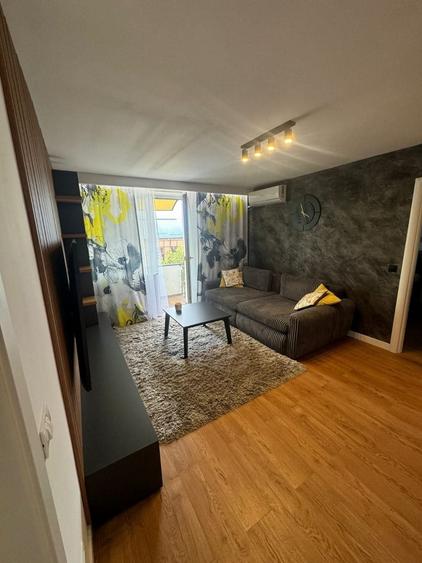 Apartament cu 2 camere semidecomandat în Central