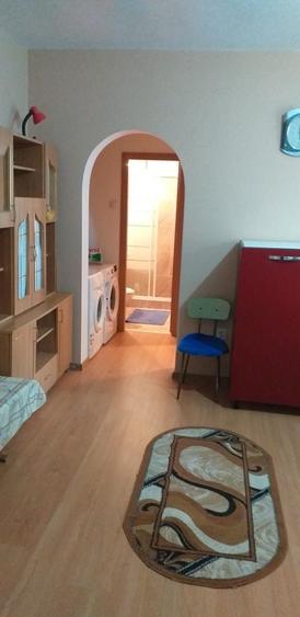 Apartament cu 2 camere semidecomandat în Simeria
