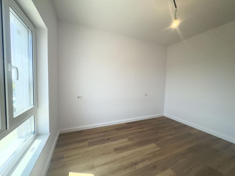 Duplex cu 5 camere cu Canalizare în Dumbrăvița