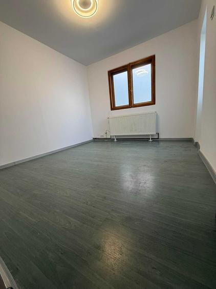 Casă cu 4 camere cu Teren 262 Mp în Central
