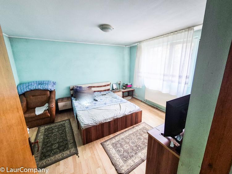 Casă individuală cu 10 camere cu Canalizare în Găvana