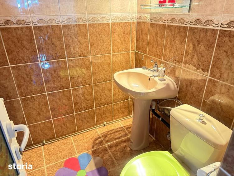 Apartament cu 4 camere decomandat în Micro 3