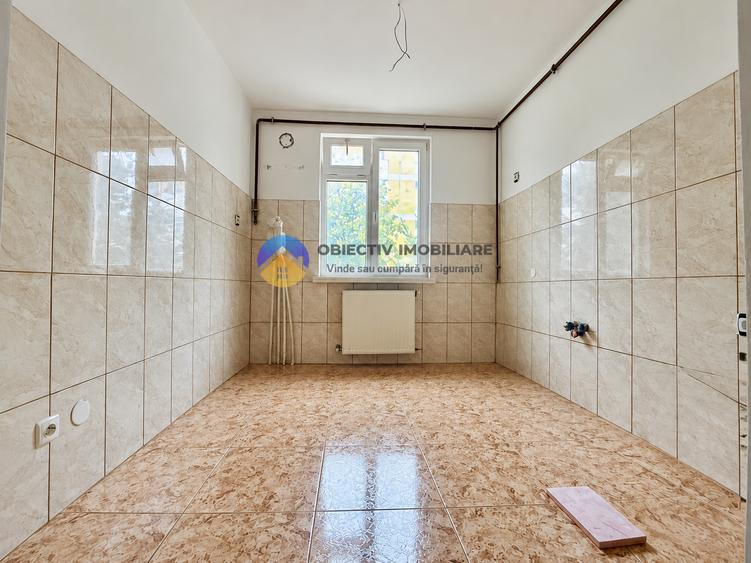 Apartament cu 2 camere decomandat în Precista