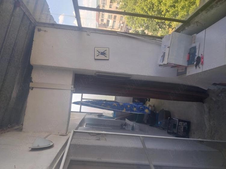 Apartament cu 3 camere decomandat în Exterior Vest