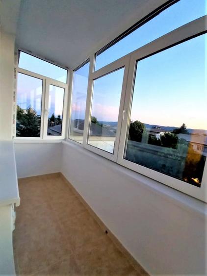 Apartament cu 3 camere decomandat în Exterior Vest