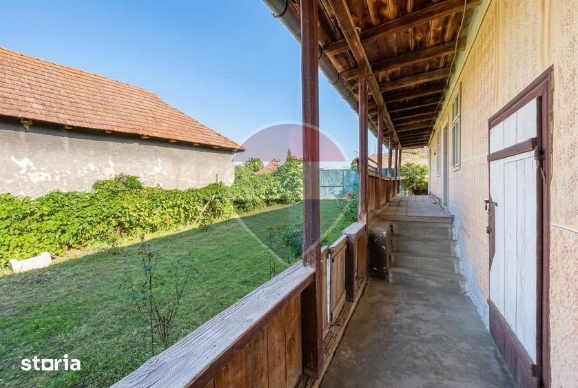 Casă cu 2 camere cu Teren 3618 Mp în Moldovenești