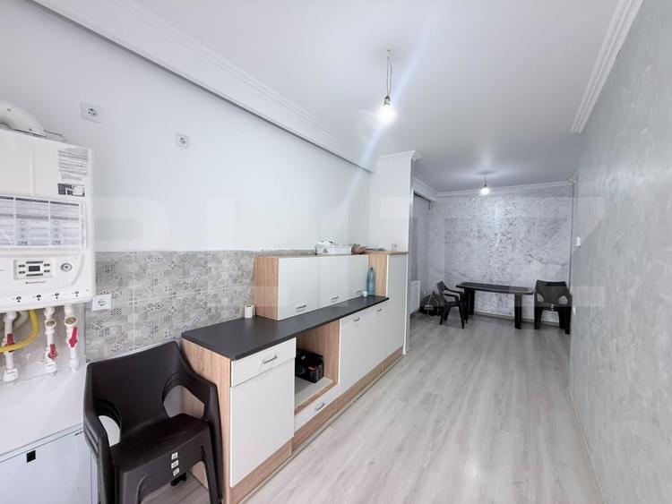 Apartament cu 3 camere semidecomandat, mobilat în Florești