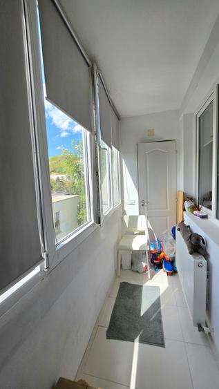 Apartament cu 3 camere semidecomandat în Grigorescu