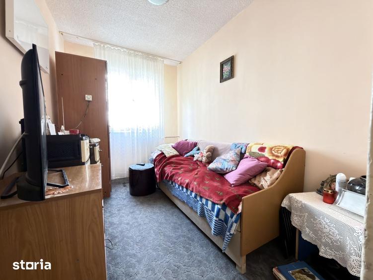 Apartament cu 3 camere nedecomandat în Circumvalațiunii