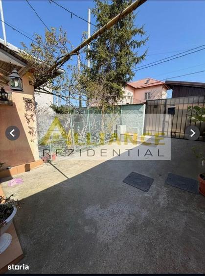 Casă cu 5 camere cu Teren 754 Mp în Glina