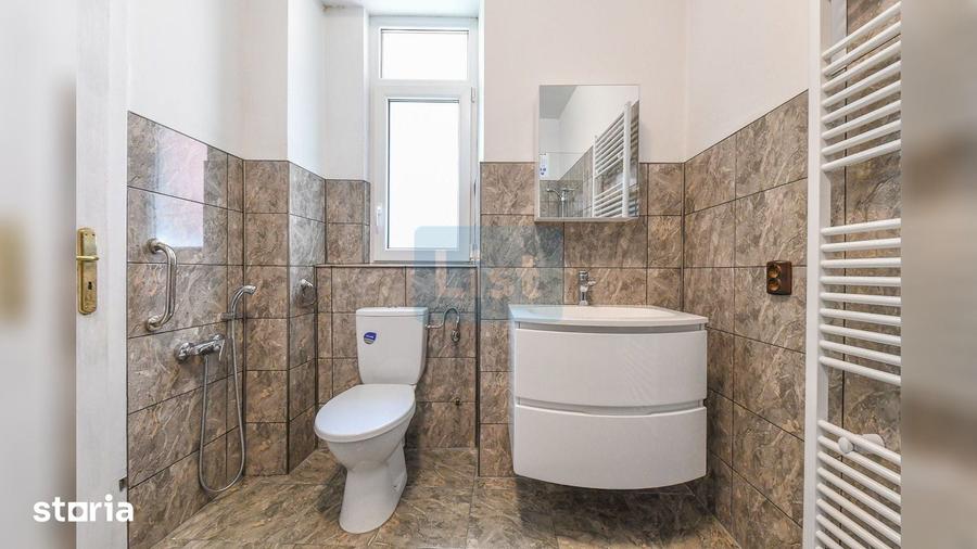 Casă cu 3 camere cu Teren 994 Mp în Central