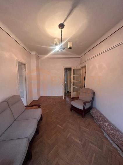 Apartament cu 3 camere decomandat în Central