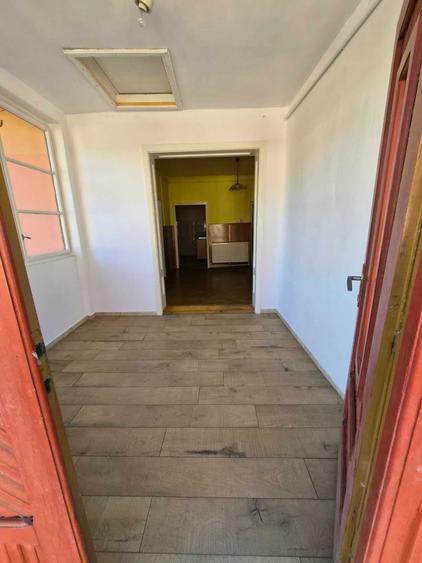 Casă cu 3 camere în Central