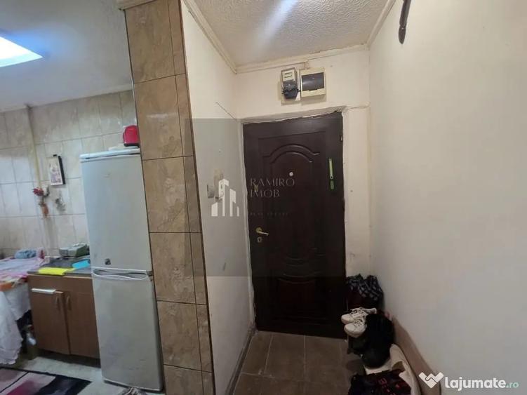 Apartament cu 2 camere semidecomandat în Brâncoveanu